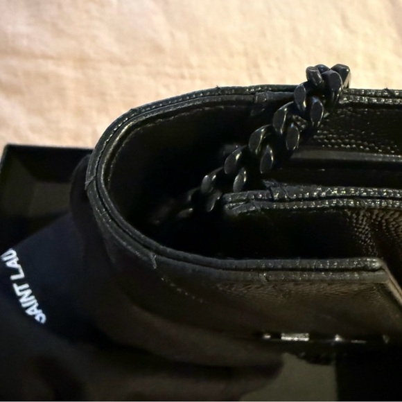 Yves Saint Laurent Black Chevron Clutch Like new condition authentic - Picture 5 of 10